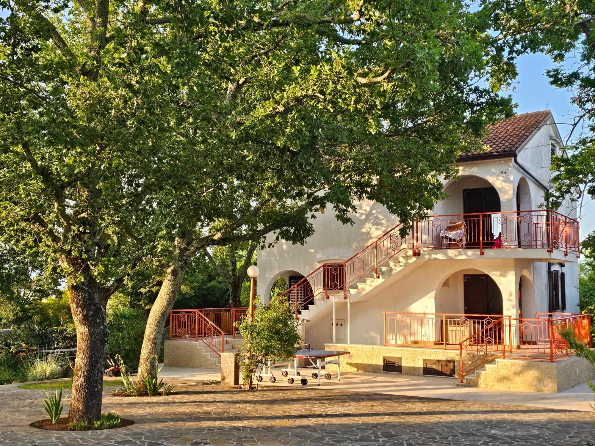 Villa Kucan Porat  Buitenkant foto